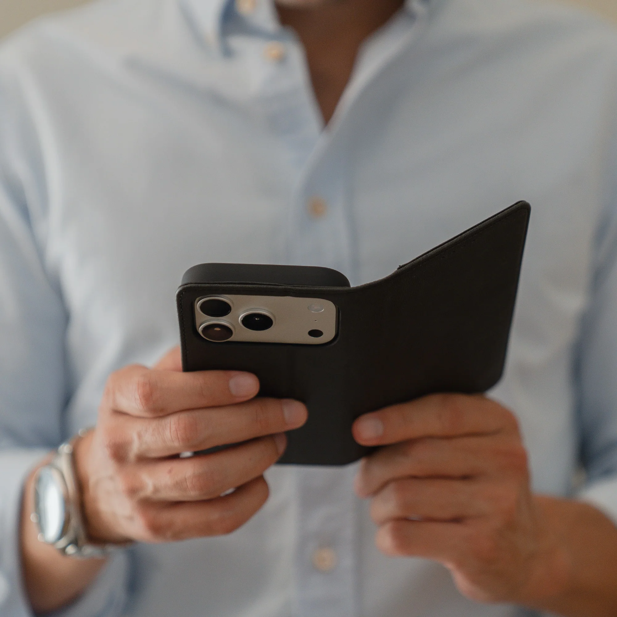 arktis iPhone 17 Pro Max Book Case - Image 8