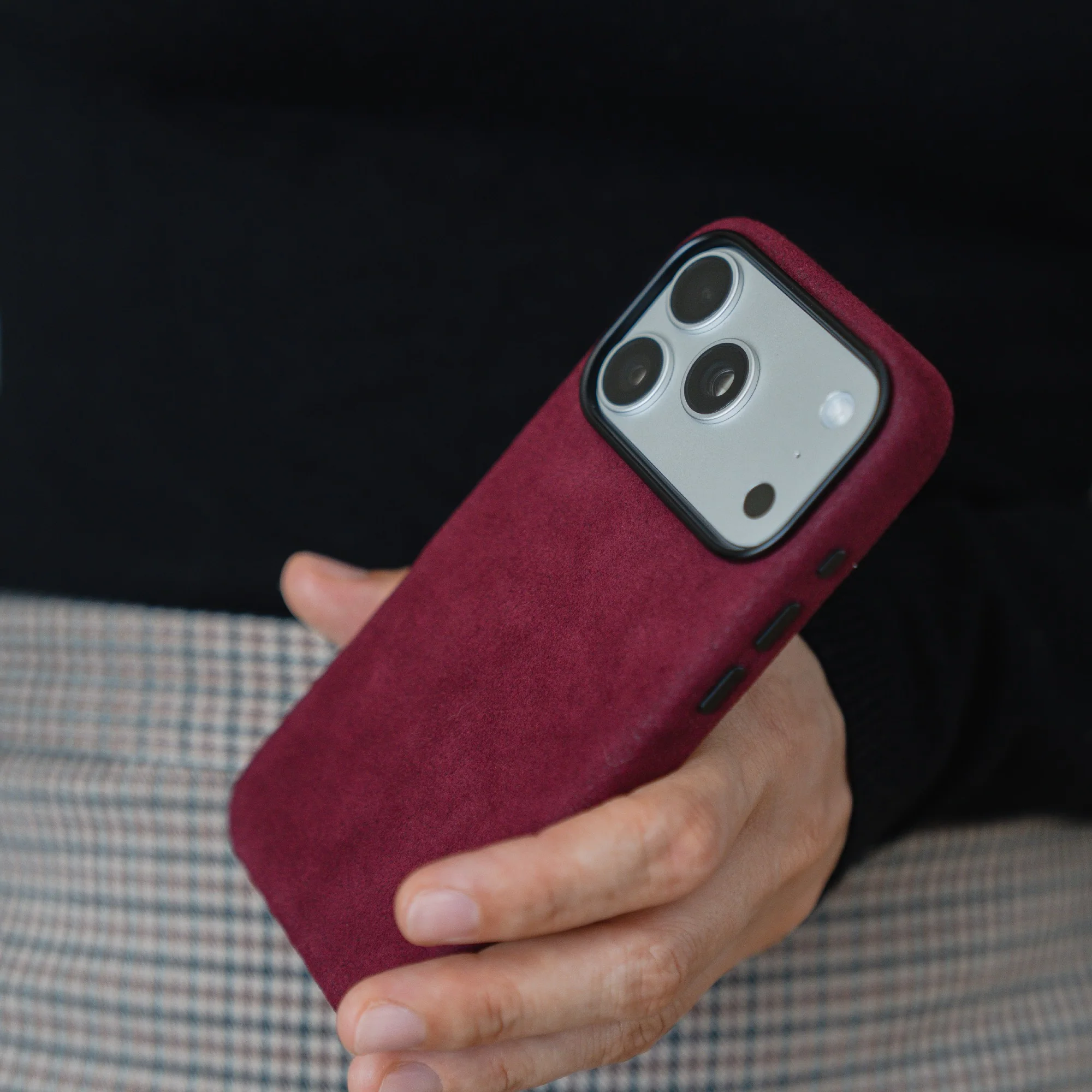 arktis iPhone 18 Pro Hülle aus Alcantara - Image 13