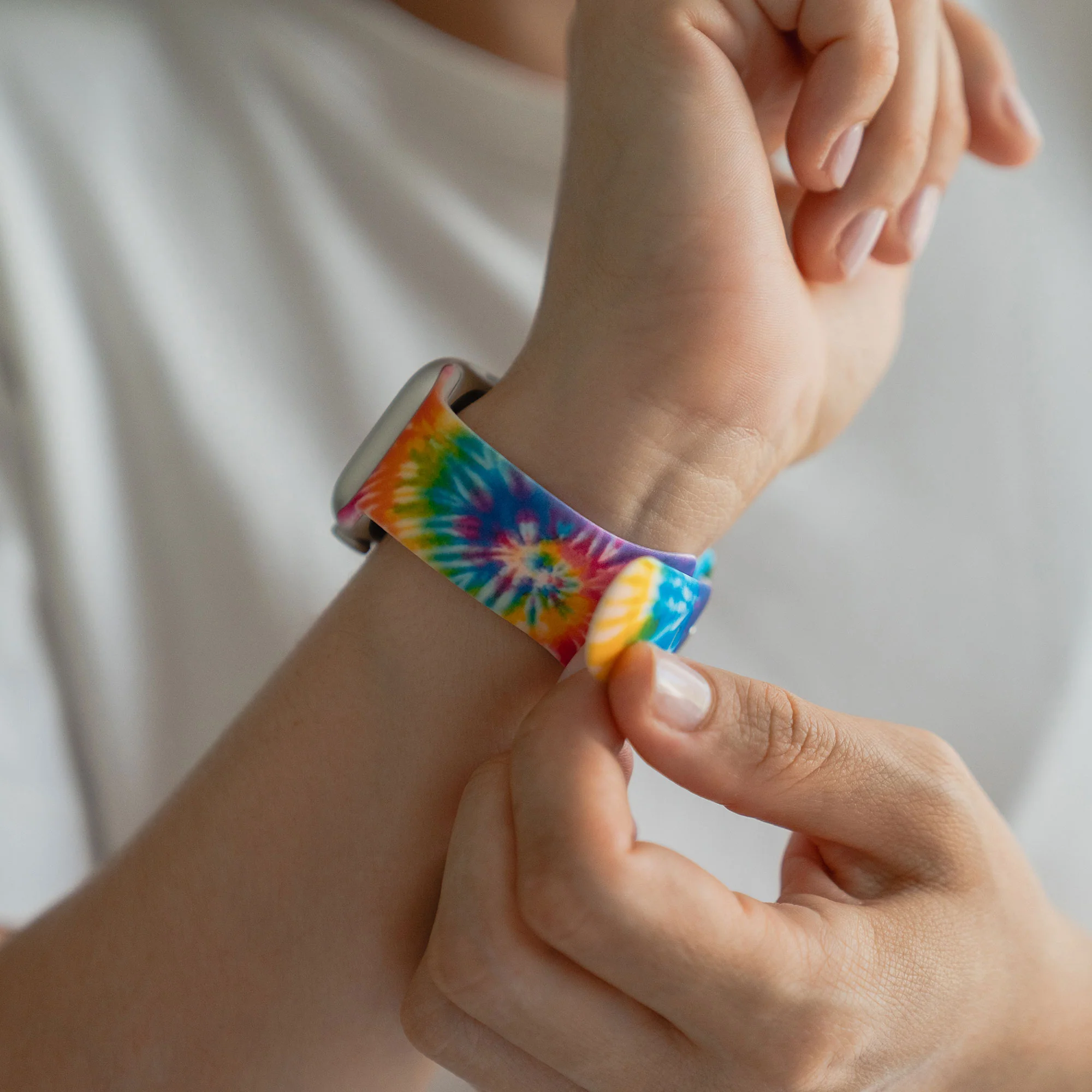arktisband Batik Rainbow Apple Watch Armband - Image 5