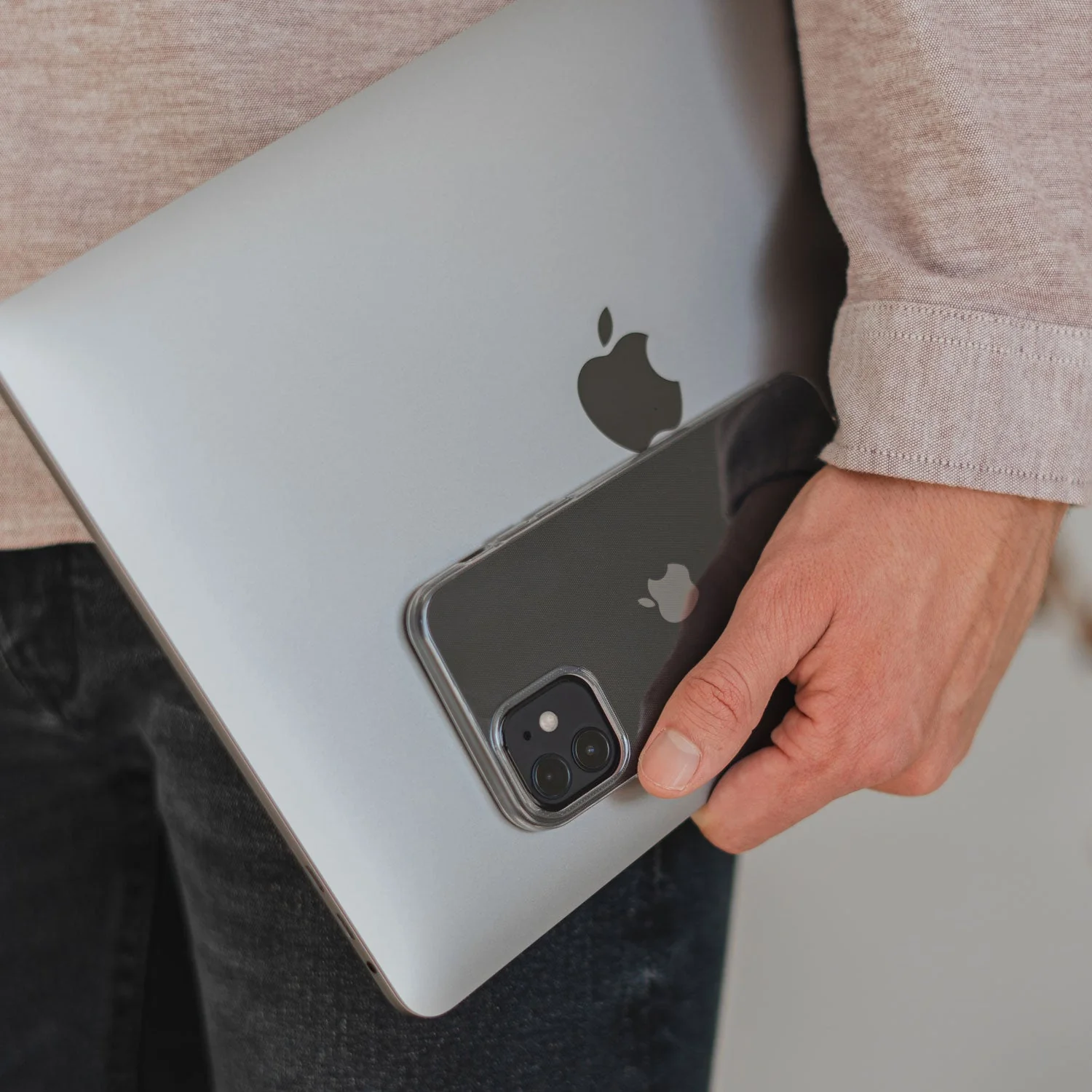 ArktisPRO iPhone 14 Invisible Air Case - Image 3
